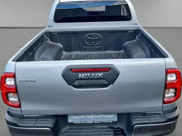 Toyota Hilux Double Cab Invincible 4x4 Navi