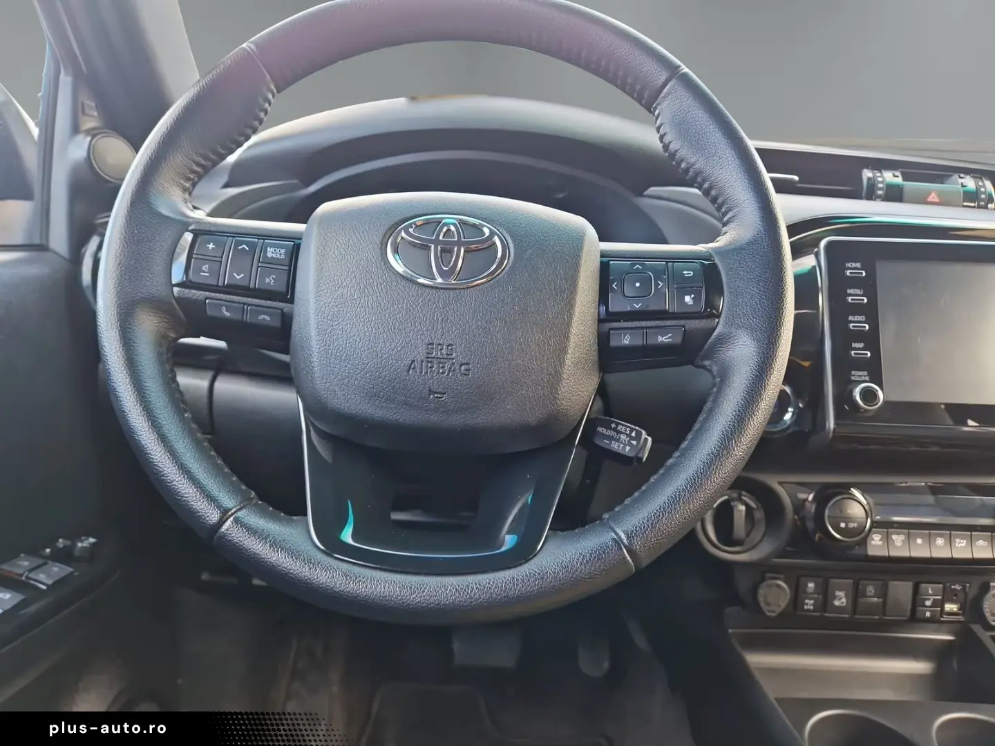 Toyota Hilux Double Cab Invincible 4x4 Navi