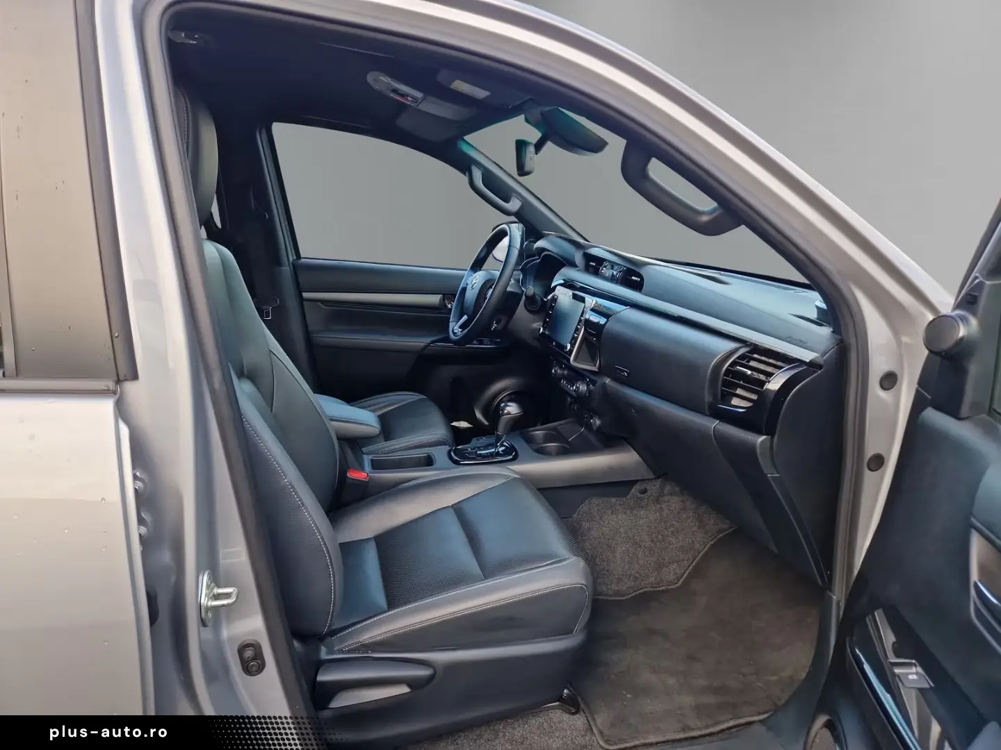 Toyota Hilux Double Cab Invincible 4x4 Navi