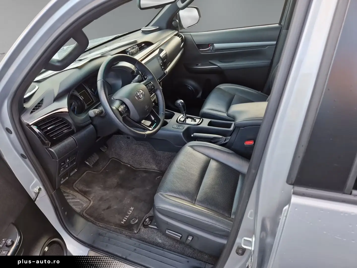 Toyota Hilux Double Cab Invincible 4x4 Navi