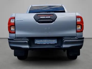 Toyota Hilux Double Cab Invincible 4x4 Navi