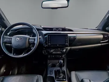 Toyota Hilux Double Cab Invincible 4x4 Navi