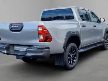 Toyota Hilux Double Cab Invincible 4x4 Navi