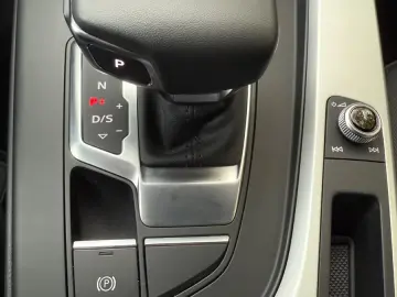 Audi A4 Lim. 40 TDI quattro advanced