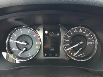 Toyota Hilux 2.8 Double Cab Comf 4x4 Navi