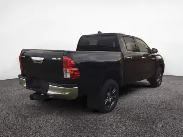Toyota Hilux 2.8 Double Cab Comf 4x4 Navi