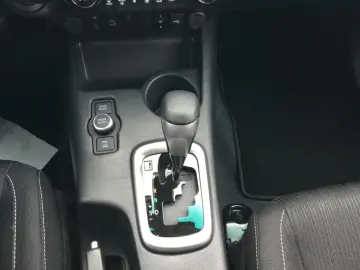 Toyota Hilux 2.8 Double Cab Comf 4x4 Navi