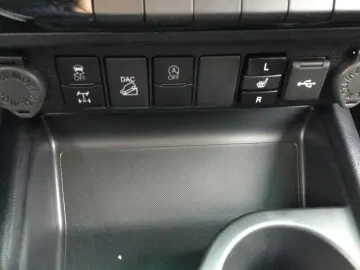 Toyota Hilux 2.8 Double Cab Comf 4x4 Navi