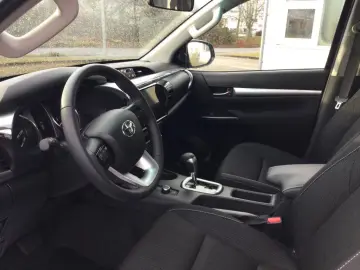 Toyota Hilux 2.8 Double Cab Comf 4x4 Navi