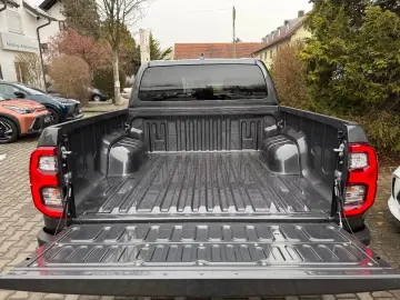 Toyota Hilux 4x4 2 8 DC Executive  Navi