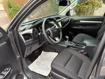 Toyota Hilux 4x4 2 8 DC Executive  Navi