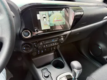 Toyota Hilux 4x4 2 8 DC Executive  Navi