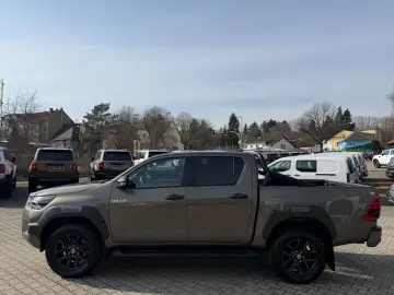 TOYOTA Double Cab INVINCIBLE 2.8Aut.Leder.LED.AHK.Mild