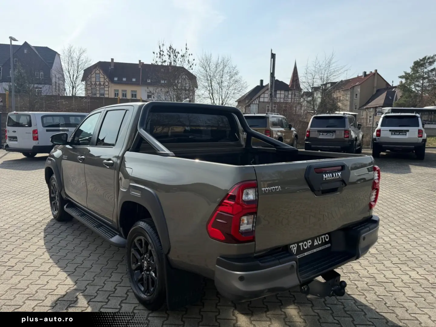 TOYOTA Double Cab INVINCIBLE 2.8Aut.Leder.LED.AHK.Mild