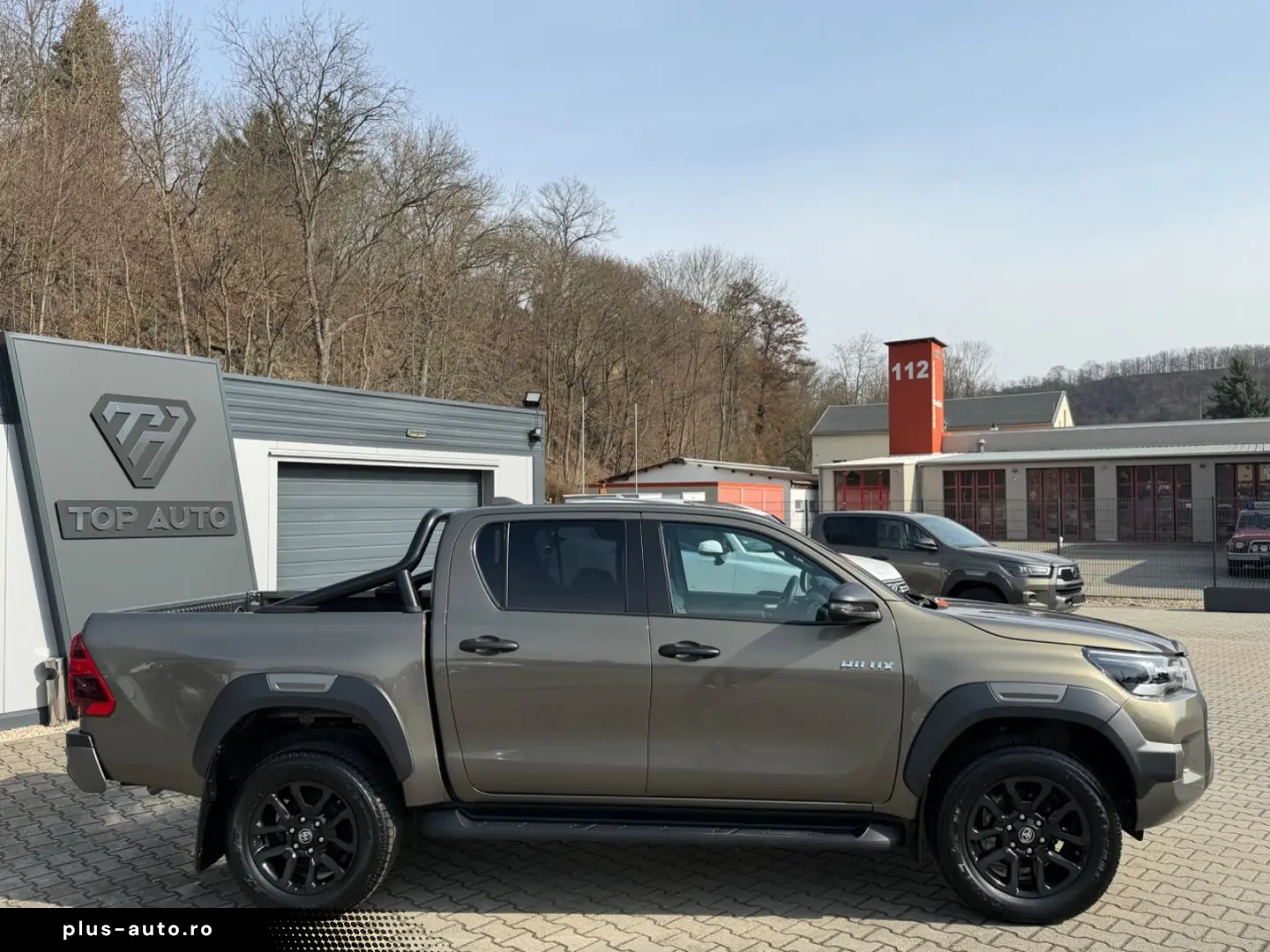 TOYOTA Double Cab INVINCIBLE 2.8Aut.Leder.LED.AHK.Mild