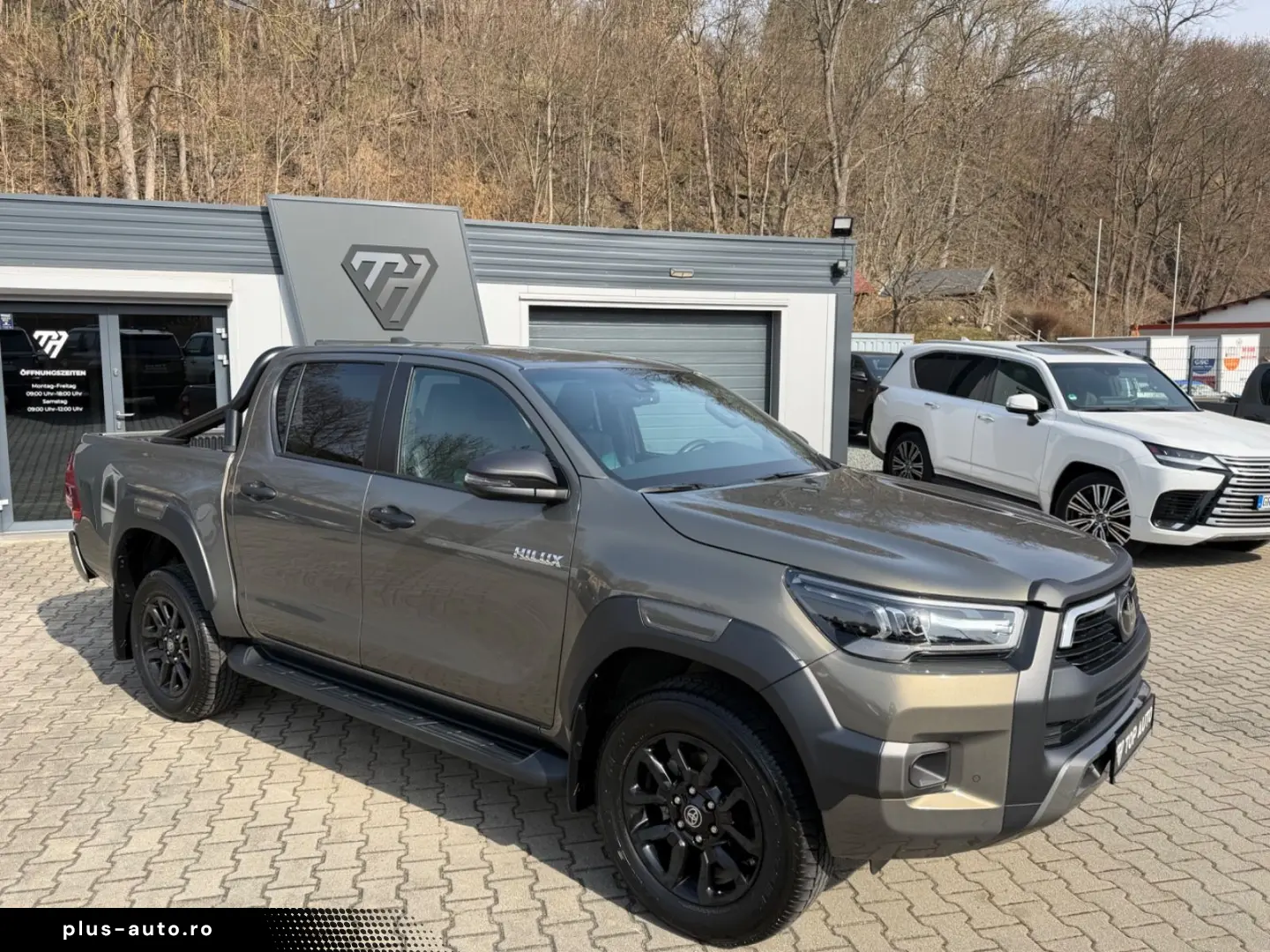 TOYOTA Double Cab INVINCIBLE 2.8Aut.Leder.LED.AHK.Mild