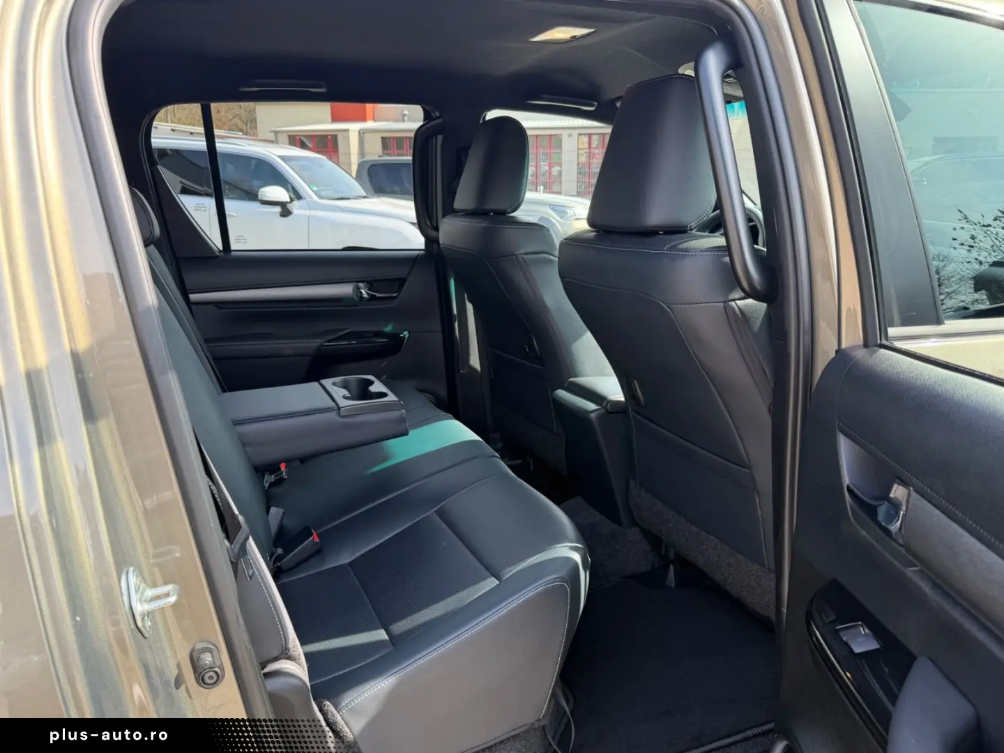 TOYOTA Double Cab INVINCIBLE 2.8Aut.Leder.LED.AHK.Mild