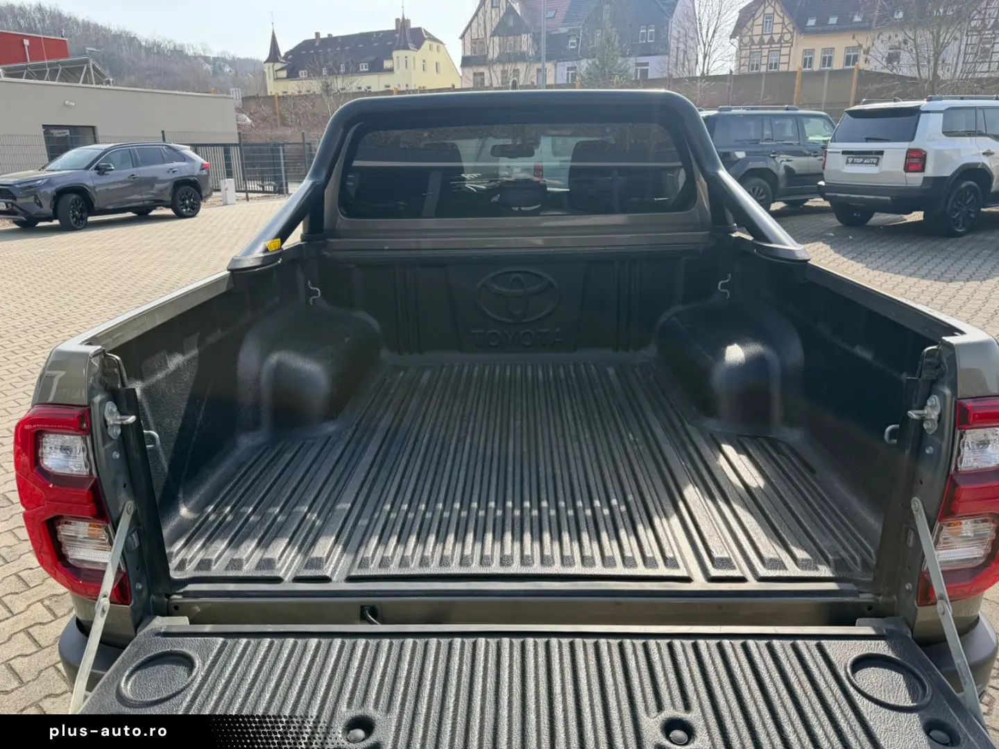 TOYOTA Double Cab INVINCIBLE 2.8Aut.Leder.LED.AHK.Mild