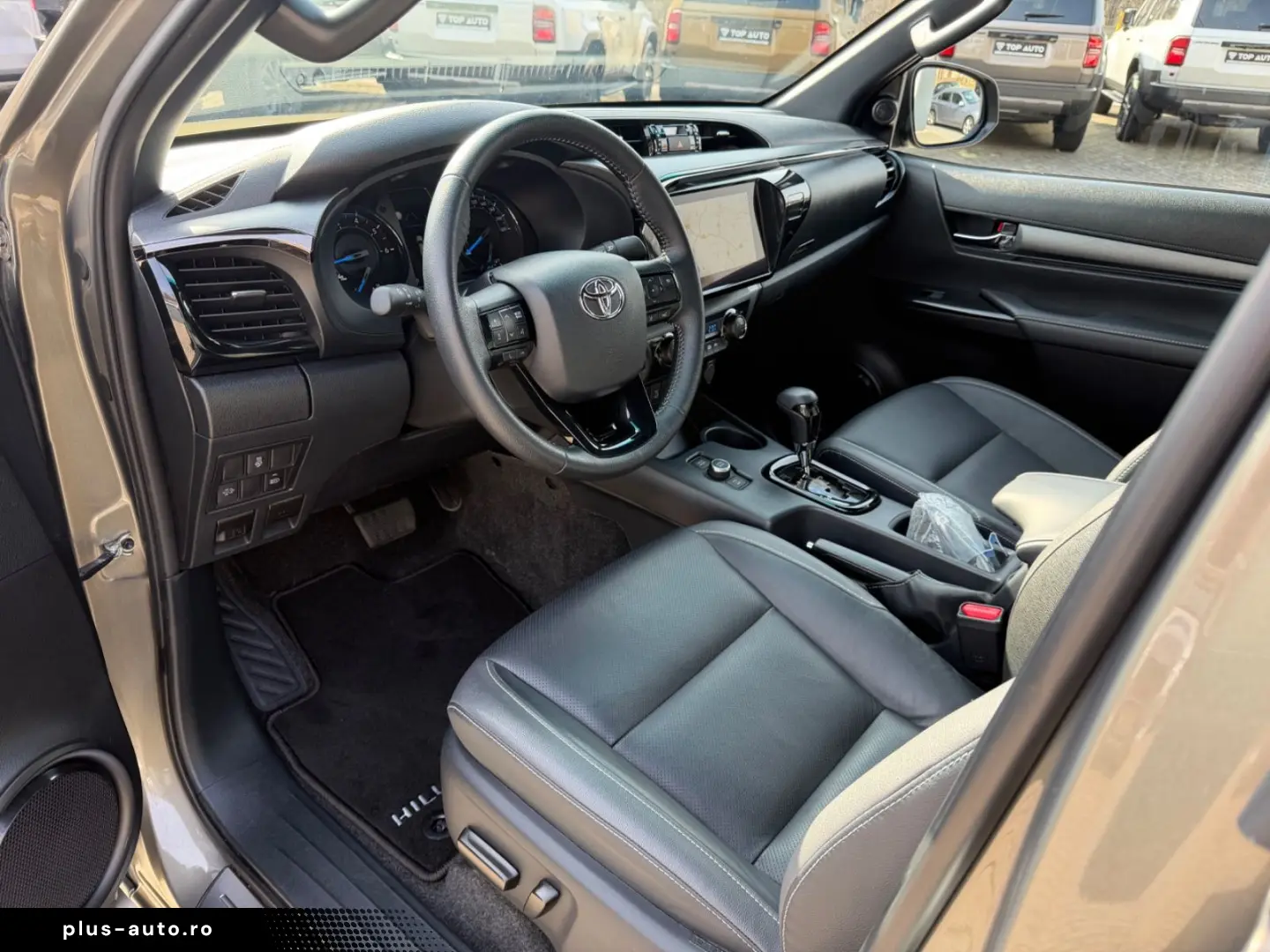 TOYOTA Double Cab INVINCIBLE 2.8Aut.Leder.LED.AHK.Mild