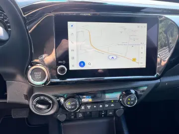 TOYOTA Double Cab INVINCIBLE 2.8Aut.Leder.LED.AHK.Mild