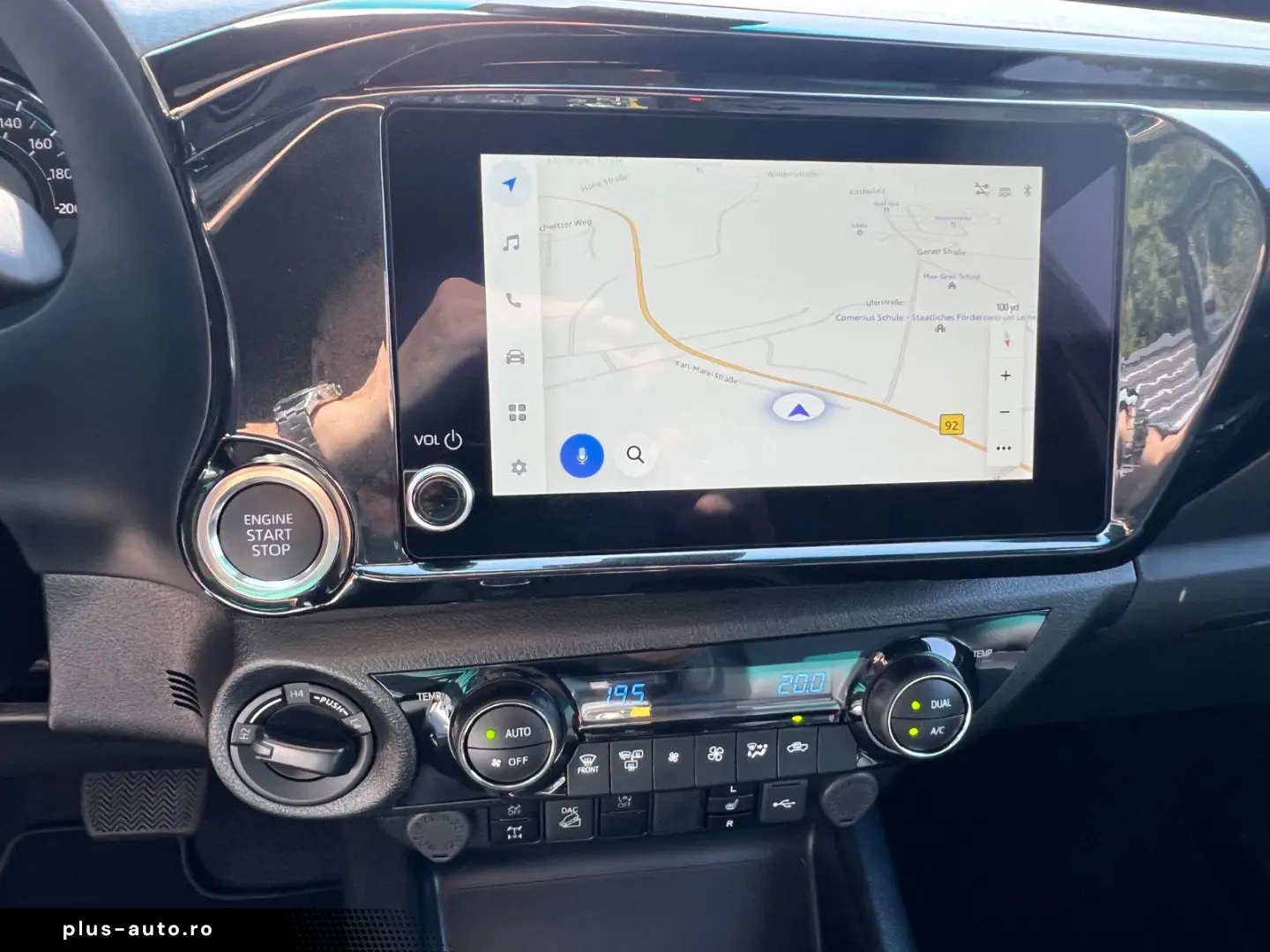 TOYOTA Double Cab INVINCIBLE 2.8Aut.Leder.LED.AHK.Mild