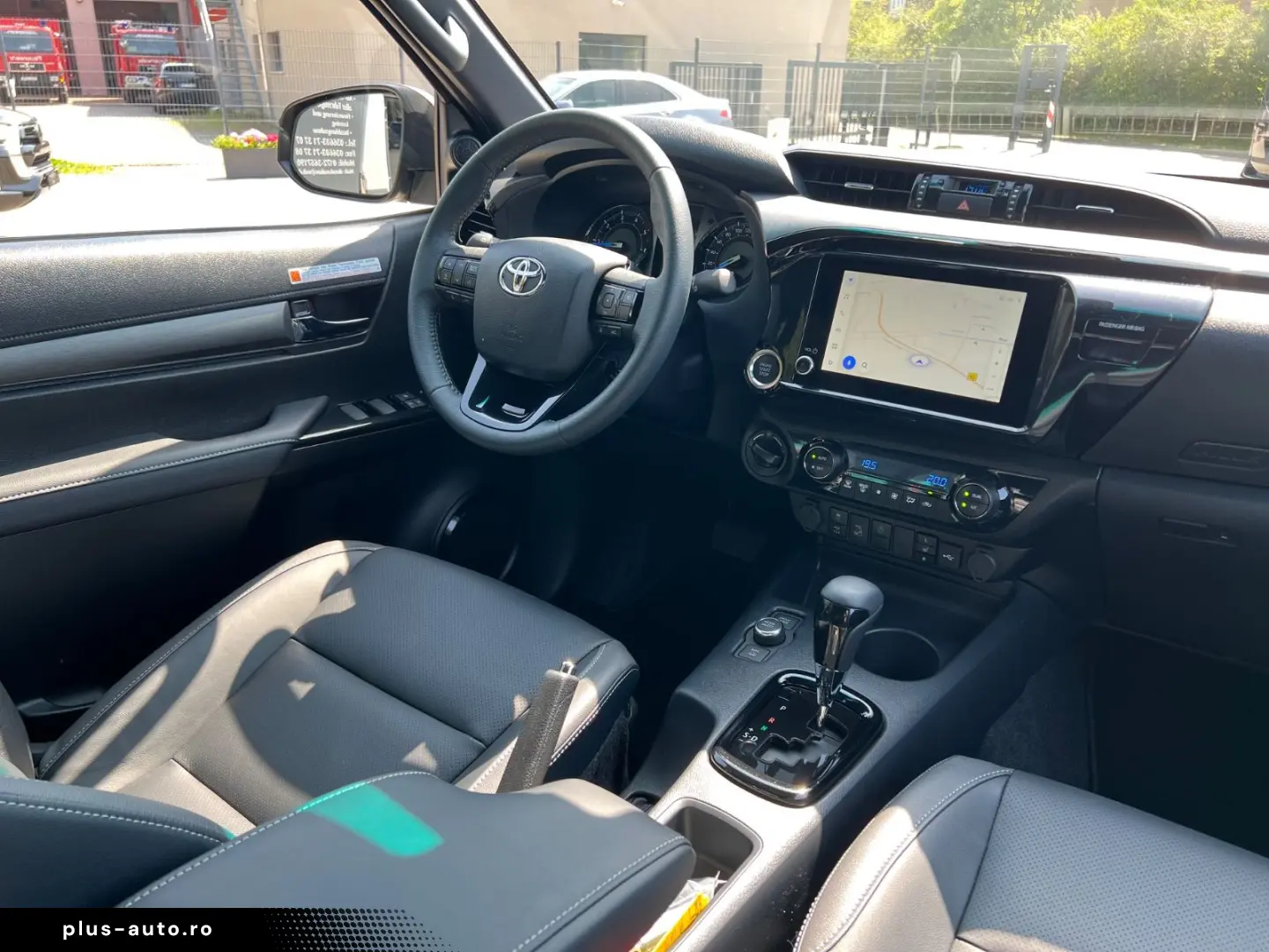 TOYOTA Double Cab INVINCIBLE 2.8Aut.Leder.LED.AHK.Mild