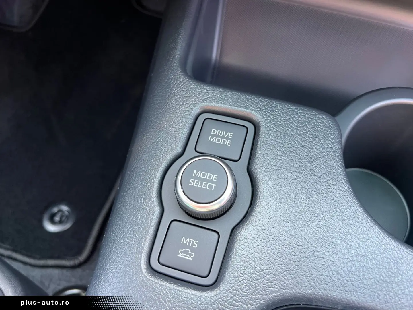 TOYOTA Double Cab INVINCIBLE 2.8Aut.Leder.LED.AHK.Mild