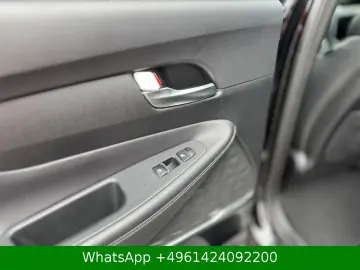 HYUNDAI Santa Fe Premium 4WD PANO HUD ACC 360  7SITZER