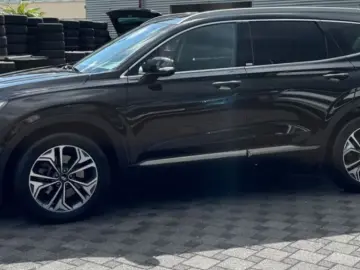 HYUNDAI Santa Fe Premium 4WD PANO HUD ACC 360  7SITZER