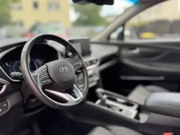 HYUNDAI Santa Fe Premium 4WD PANO HUD ACC 360  7SITZER