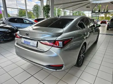 LEXUS ES 300 h
