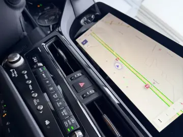 LEXUS ES 300h 2 5 HEV Luxury Line   Head-Up   360 Kame