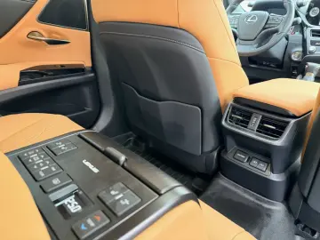 LEXUS ES 300h 2 5 HEV Luxury Line   Head-Up   360 Kame