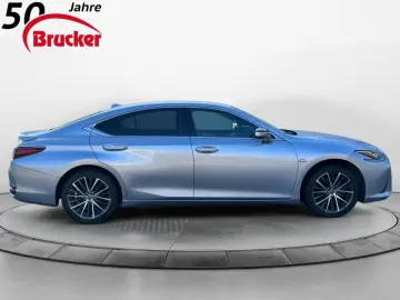 LEXUS ES 300h   SD  LED LEDER