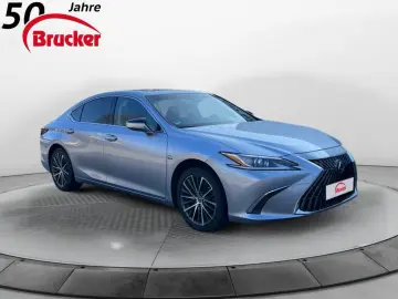 LEXUS ES 300h   SD  LED LEDER