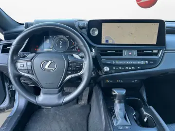 LEXUS ES 300h   SD  LED LEDER