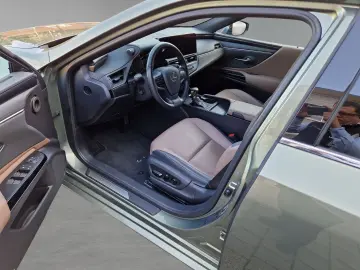 LEXUS ES 300 h Navi LED ACC Apple CarPlay Android Auto