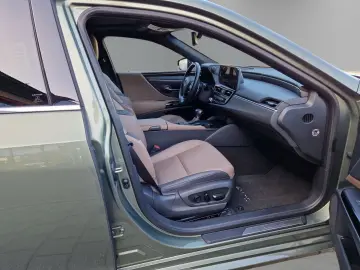 LEXUS ES 300 h Navi LED ACC Apple CarPlay Android Auto