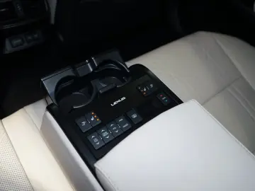 LEXUS ES 300h LUXURY M&L HUD PANO 360