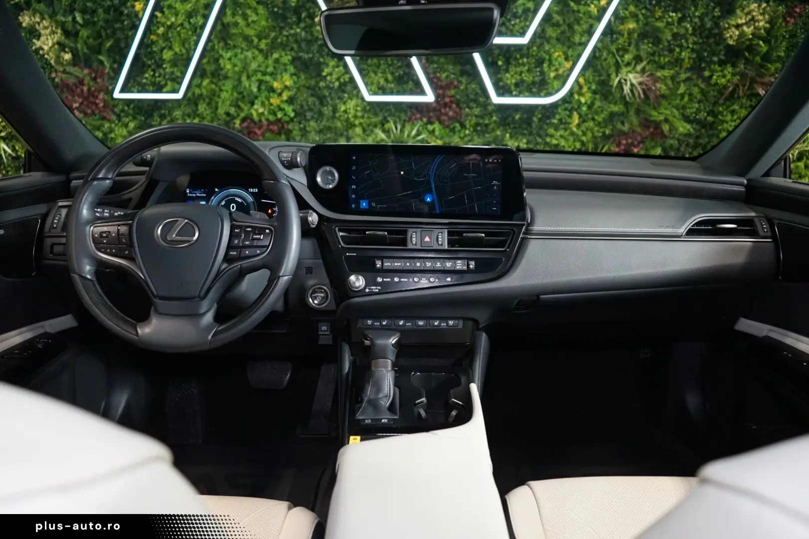 LEXUS ES 300h LUXURY M&L HUD PANO 360