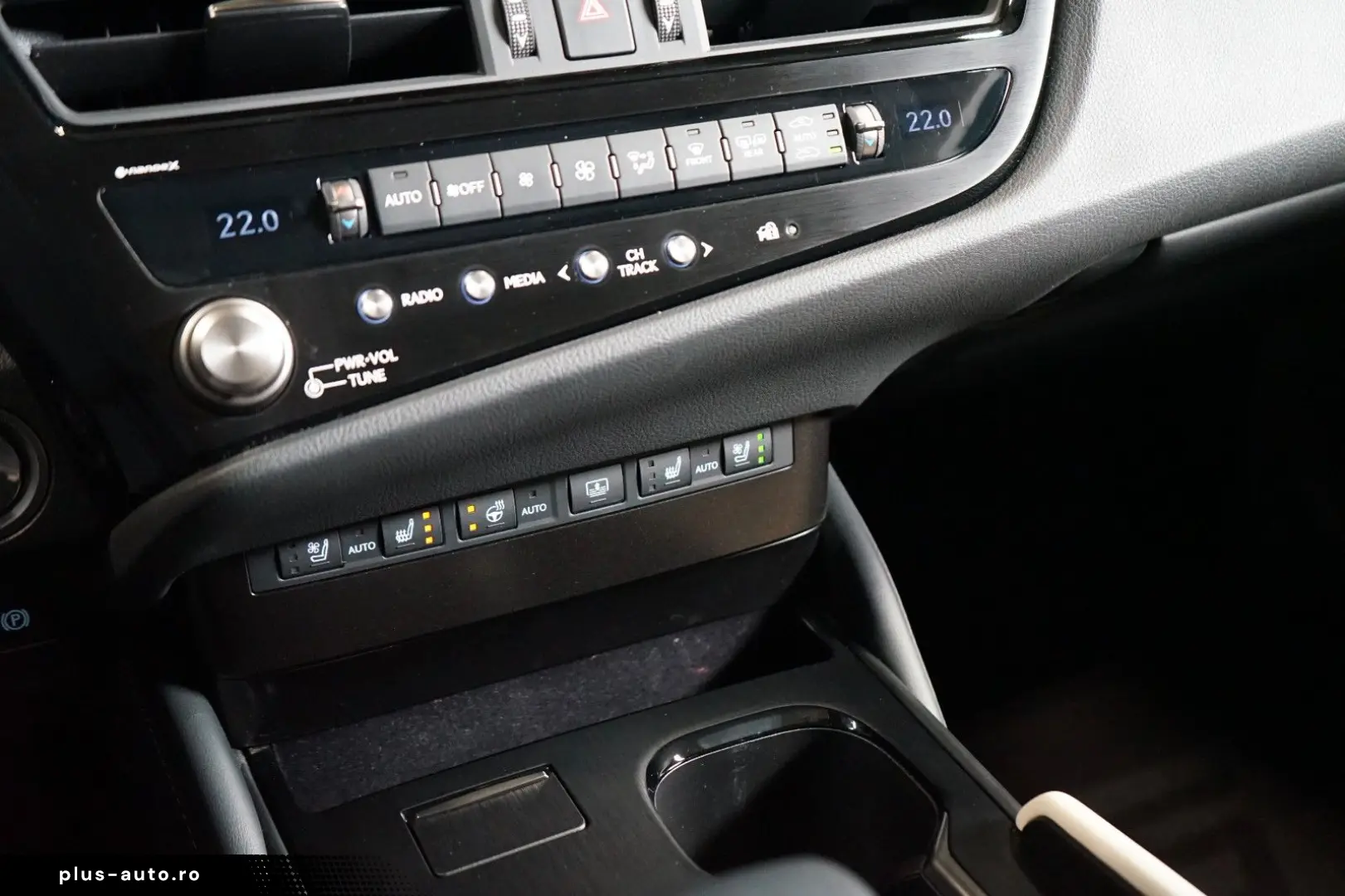 LEXUS ES 300h LUXURY M&L HUD PANO 360