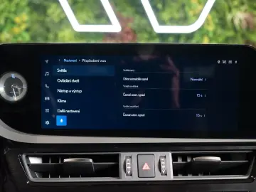 LEXUS ES 300h LUXURY M&L HUD PANO 360