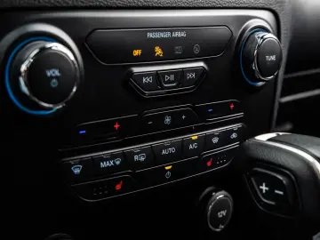 FORD RANGER 2.0TDCi WILDTRACK PANTHER 4x4 ACC KAMERA