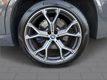 BMW X5 XDr45E MSpo Bowers&W CraftedC DisplayKey 360 HUD ACC