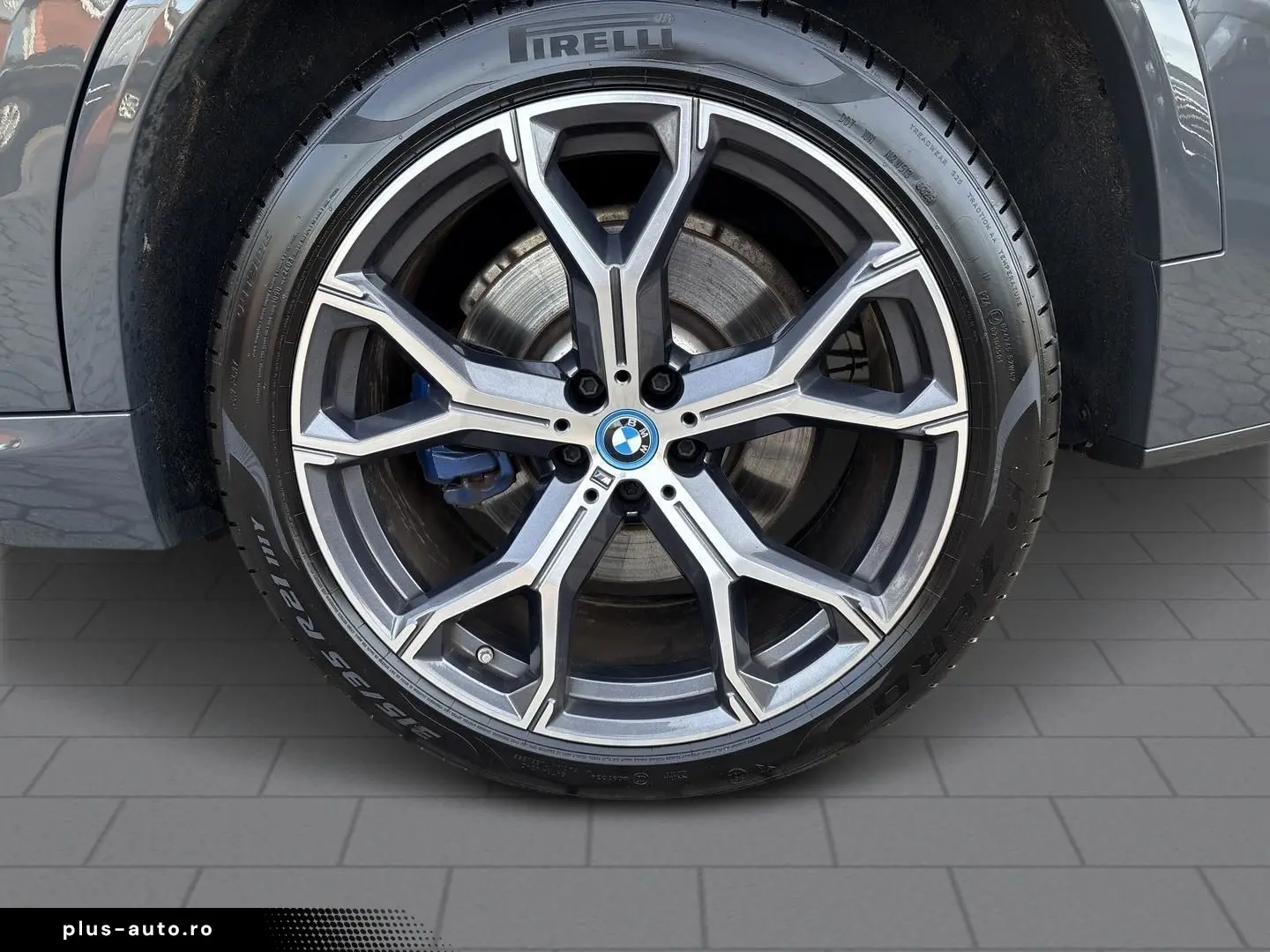 BMW X5 XDr45E MSpo Bowers&W CraftedC DisplayKey 360 HUD ACC