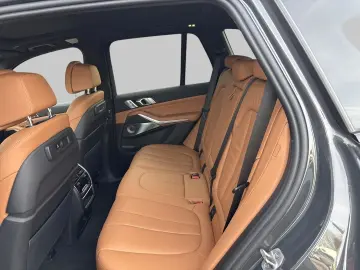 BMW X5 XDr45E MSpo Bowers&W CraftedC DisplayKey 360 HUD ACC