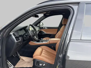 BMW X5 XDr45E MSpo Bowers&W CraftedC DisplayKey 360 HUD ACC