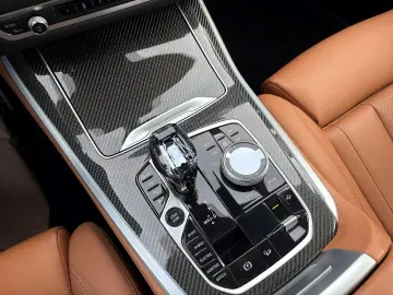 BMW X5 XDr45E MSpo Bowers&W CraftedC DisplayKey 360 HUD ACC