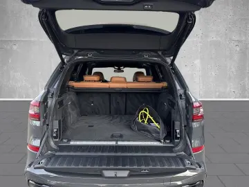 BMW X5 XDr45E MSpo Bowers&W CraftedC DisplayKey 360 HUD ACC