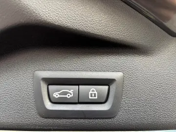 BMW X5 XDr45E MSpo Bowers&W CraftedC DisplayKey 360 HUD ACC